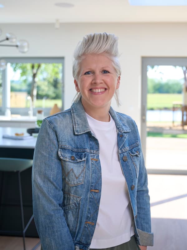 Caroline Bolt